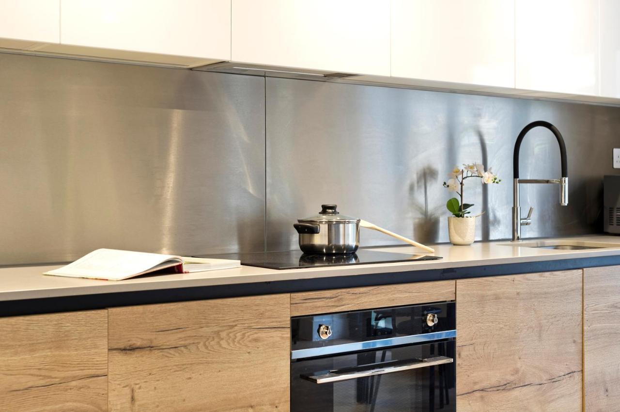 Luxury One Bedroom Greenwich Studio Apartment Near Canary Wharf By Underthedoormat Лондон Экстерьер фото