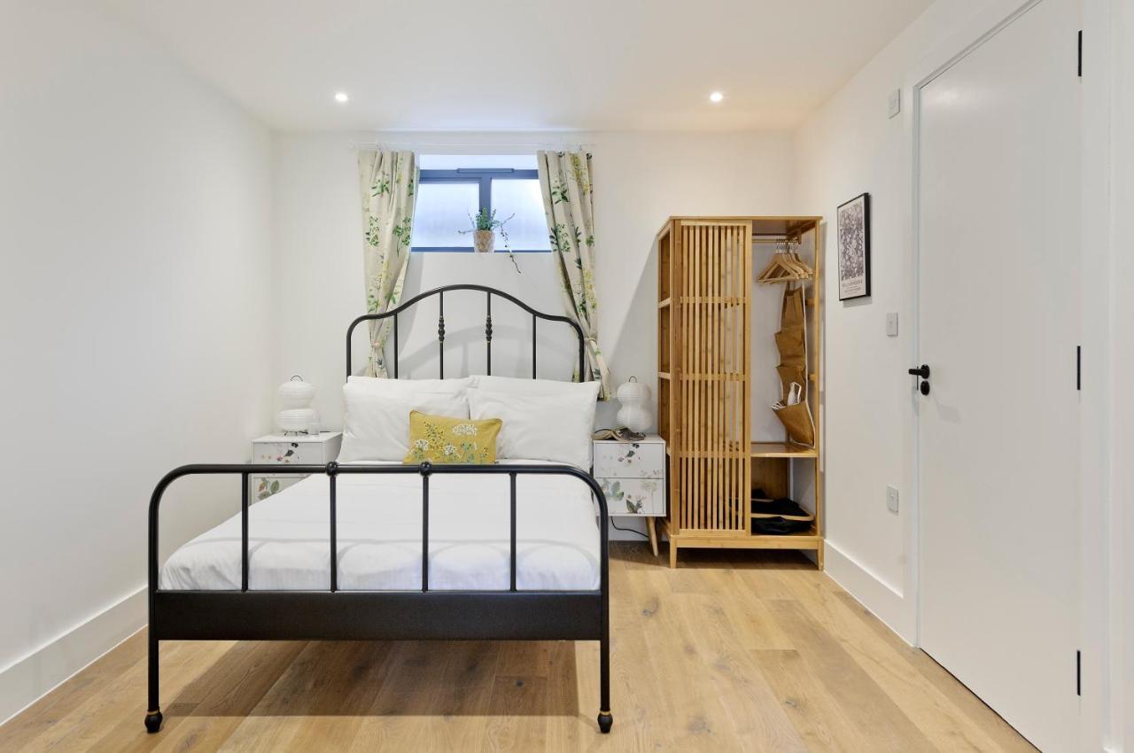Luxury One Bedroom Greenwich Studio Apartment Near Canary Wharf By Underthedoormat Лондон Экстерьер фото