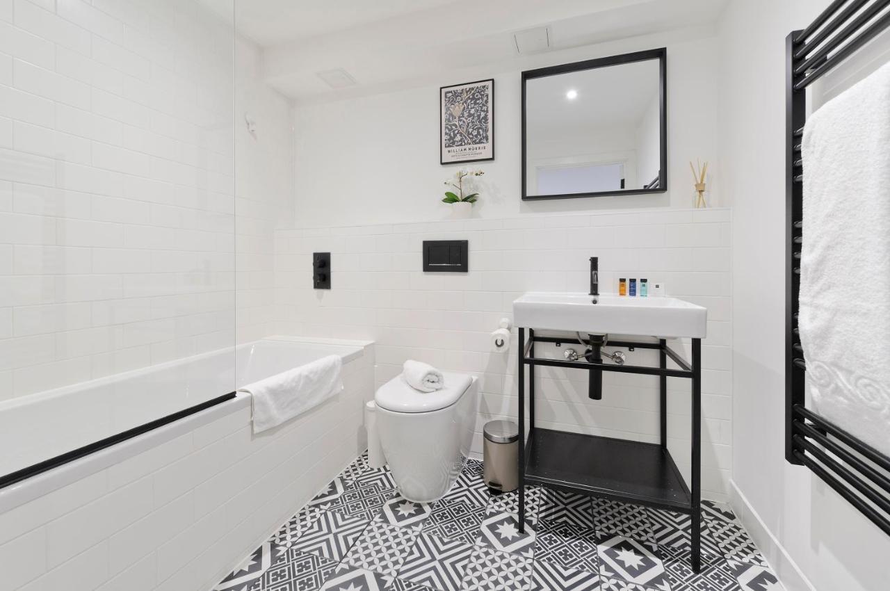 Luxury One Bedroom Greenwich Studio Apartment Near Canary Wharf By Underthedoormat Лондон Экстерьер фото
